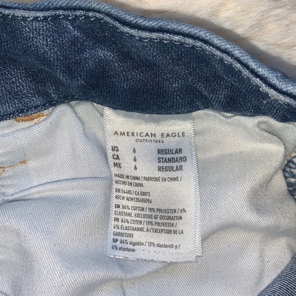 Curvy Hi-Rise Jeggings - Picture 4 of 5